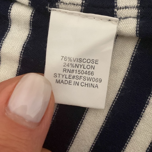 41 HAWTHORN L Navy& White cap sleeve sweater dress - Picture 6 of 7